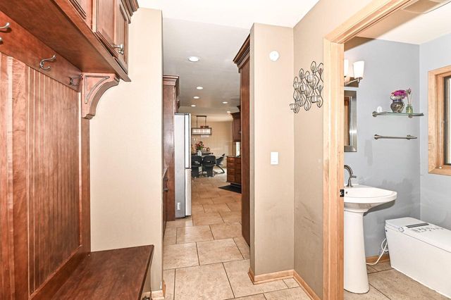 8947 Santa Monica BOULEVARD, Bayside, WI 53217