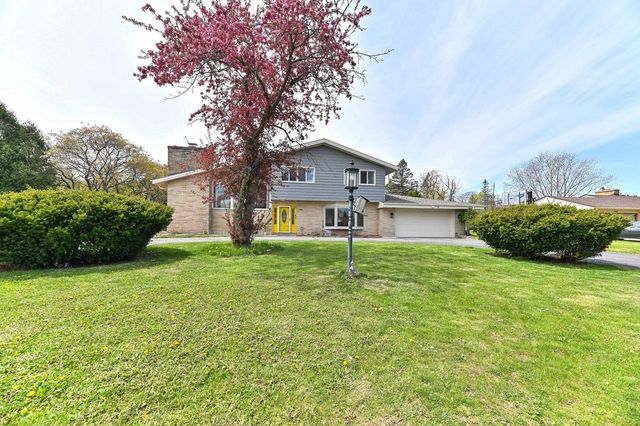 8947 Santa Monica BOULEVARD, Bayside, WI 53217
