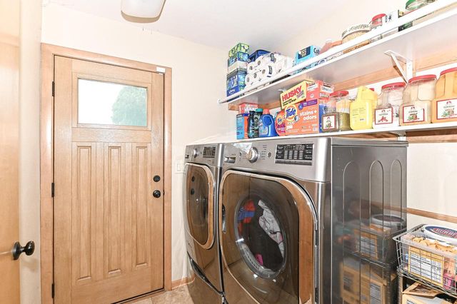 8947 Santa Monica BOULEVARD, Bayside, WI 53217
