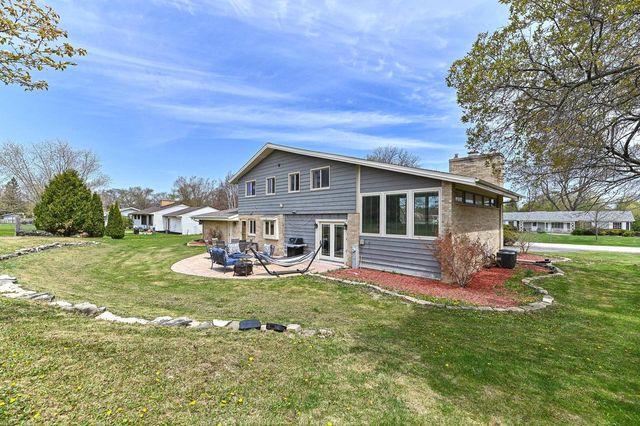 8947 Santa Monica BOULEVARD, Bayside, WI 53217