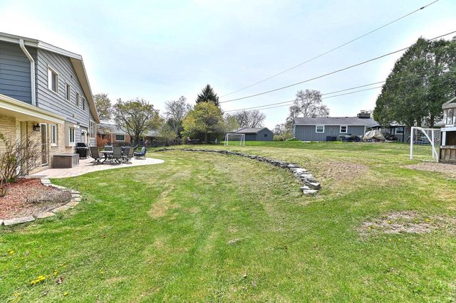 8947 Santa Monica BOULEVARD, Bayside, WI 53217