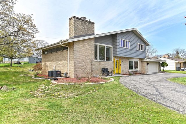 8947 Santa Monica BOULEVARD, Bayside, WI 53217
