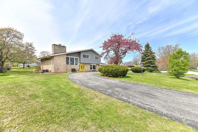 8947 Santa Monica BOULEVARD, Bayside, WI 53217