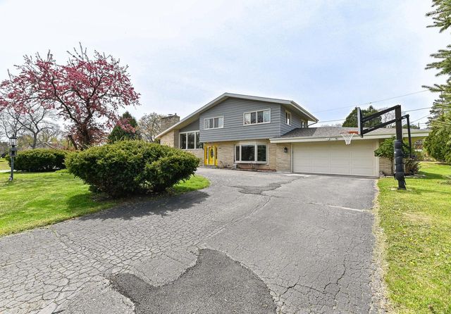 8947 Santa Monica BOULEVARD, Bayside, WI 53217