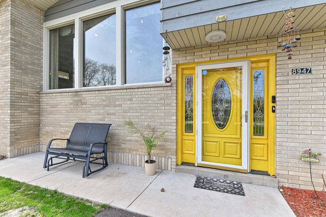 8947 Santa Monica BOULEVARD, Bayside, WI 53217