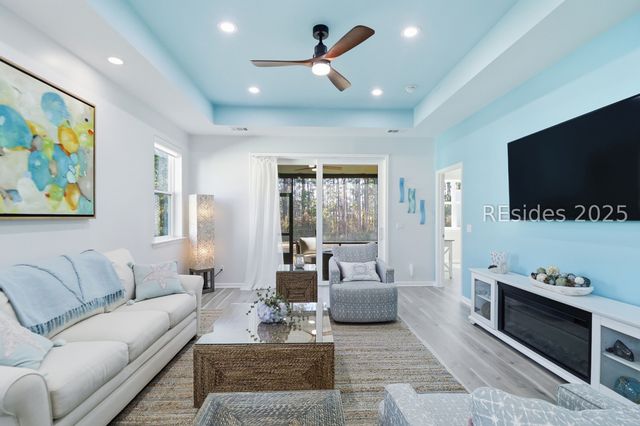 895 Harborside Dr, Hardeeville, SC 29927