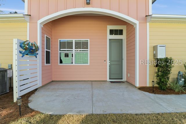 895 Harborside Dr, Hardeeville, SC 29927