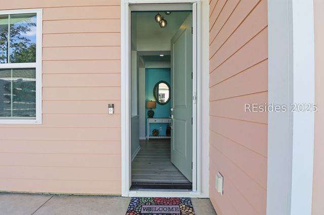 895 Harborside Dr, Hardeeville, SC 29927