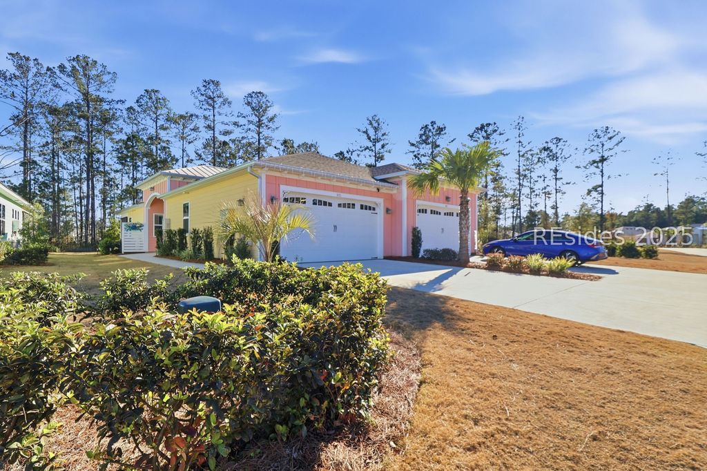 895 Harborside Dr, Hardeeville, SC 29927