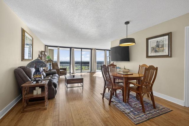 2400 Presidential Way 1606, West Palm Beach, FL 33401