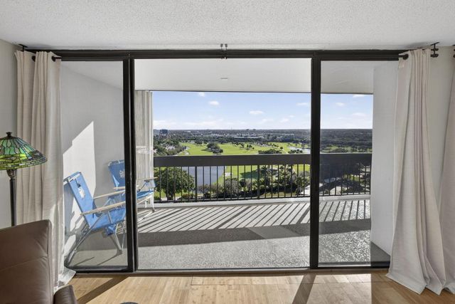 2400 Presidential Way 1606, West Palm Beach, FL 33401