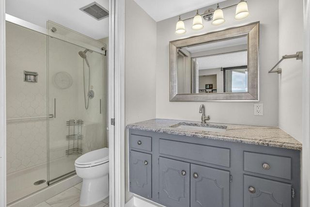 2400 Presidential Way 1606, West Palm Beach, FL 33401