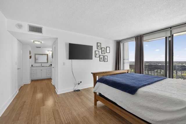 2400 Presidential Way 1606, West Palm Beach, FL 33401