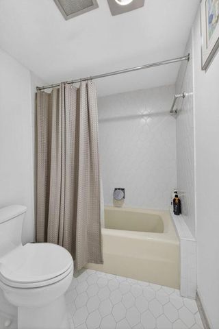 2400 Presidential Way 1606, West Palm Beach, FL 33401