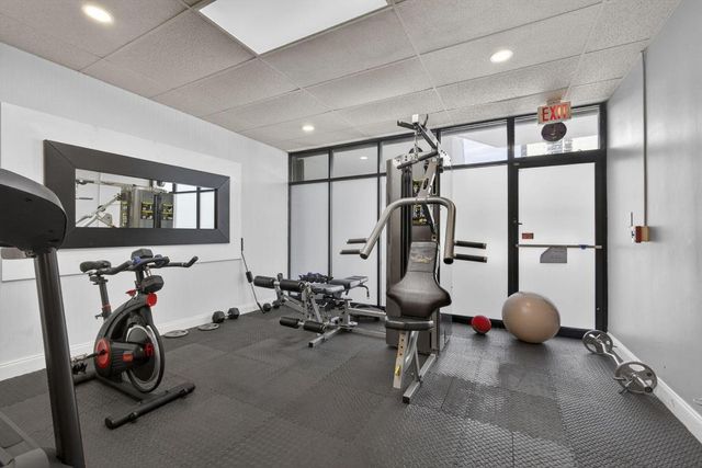 2400 Presidential Way 1606, West Palm Beach, FL 33401