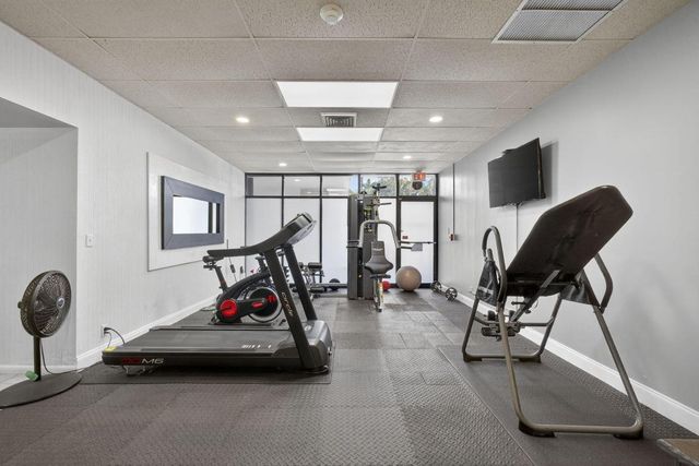 2400 Presidential Way 1606, West Palm Beach, FL 33401