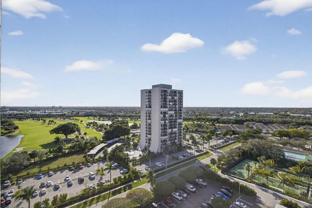 2400 Presidential Way 1606, West Palm Beach, FL 33401