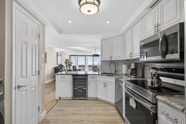 2400 Presidential Way 1606, West Palm Beach, FL 33401