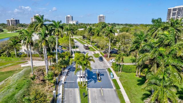 2400 Presidential Way 1606, West Palm Beach, FL 33401