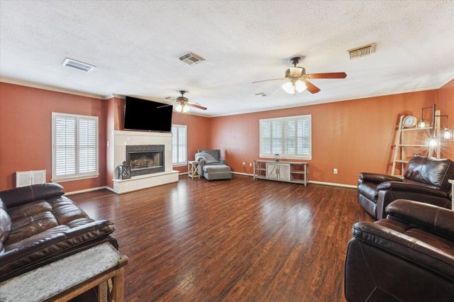 4409 Avenue J, Santa Fe, TX 77510