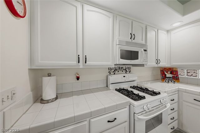 10 Rising Sun Court, Henderson, NV 89074