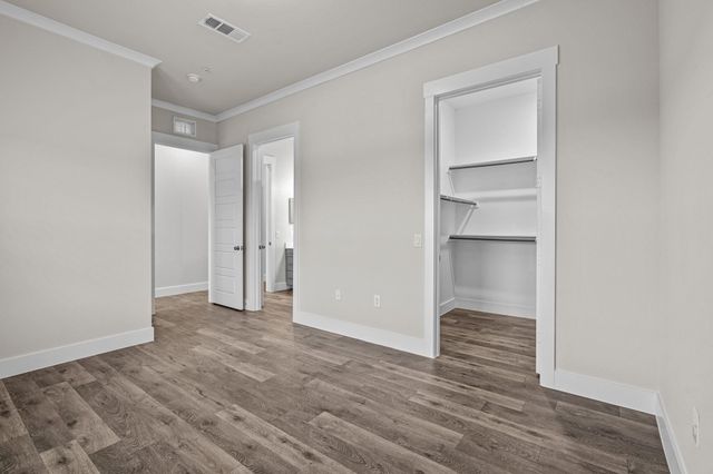 865 Limmer LOOP 627, Hutto, TX 78634