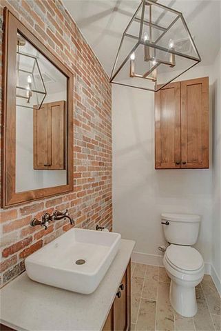 5810 Venice Street, Houston, TX 77007