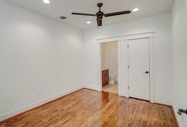 5810 Venice Street, Houston, TX 77007