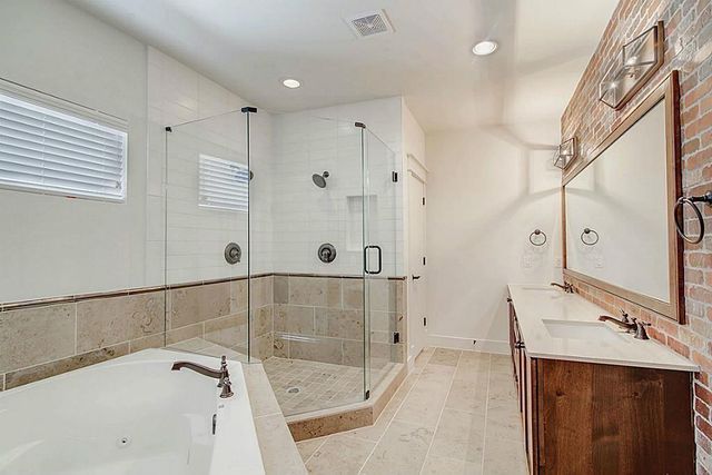 5810 Venice Street, Houston, TX 77007