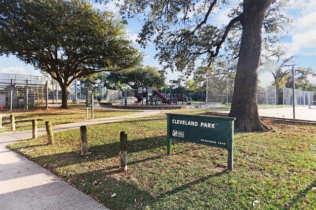 5810 Venice Street, Houston, TX 77007