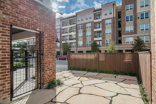 5810 Venice Street, Houston, TX 77007