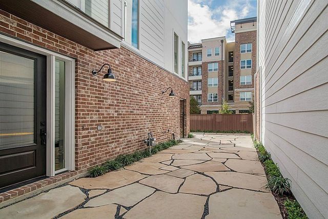 5810 Venice Street, Houston, TX 77007