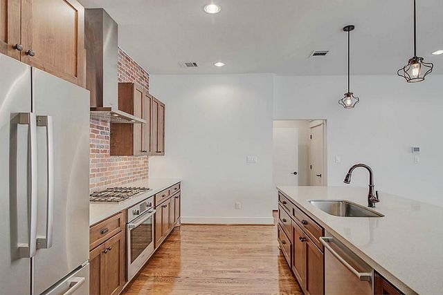 5810 Venice Street, Houston, TX 77007