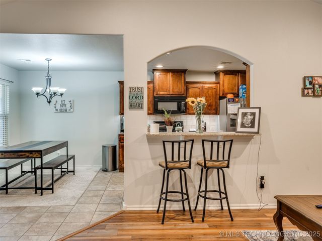 202 W 46th Street, Sand Springs, OK 74063