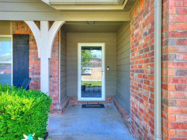 202 W 46th Street, Sand Springs, OK 74063