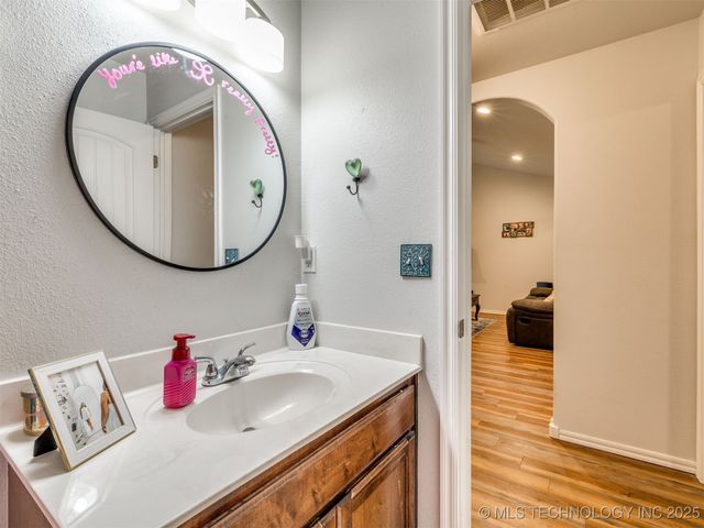 202 W 46th Street, Sand Springs, OK 74063