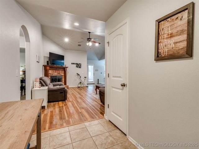 202 W 46th Street, Sand Springs, OK 74063