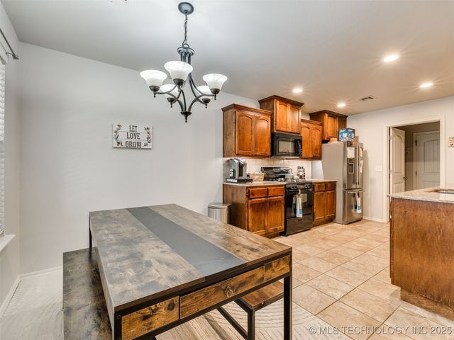 202 W 46th Street, Sand Springs, OK 74063