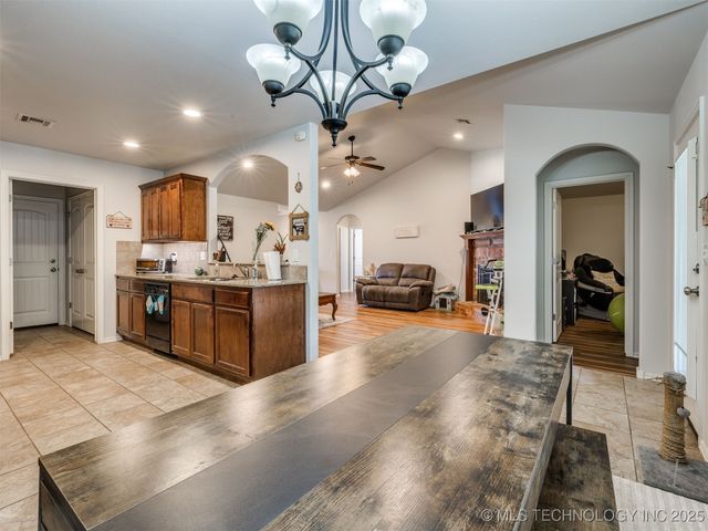 202 W 46th Street, Sand Springs, OK 74063