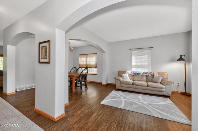 11 Quincy Lane, Queensbury, NY 12804
