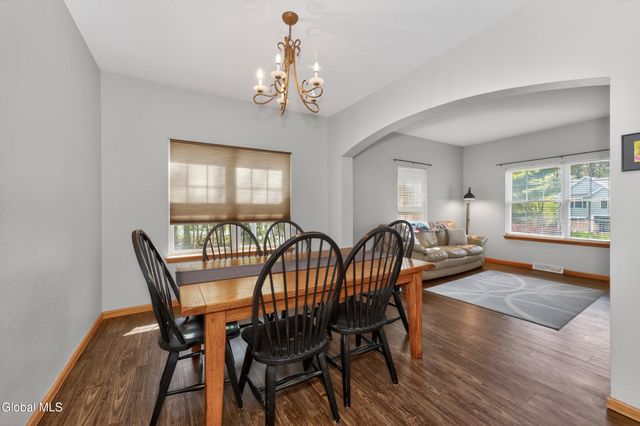 11 Quincy Lane, Queensbury, NY 12804
