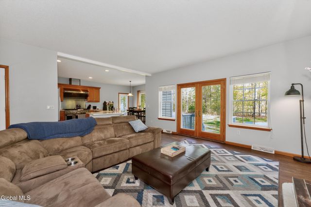 11 Quincy Lane, Queensbury, NY 12804