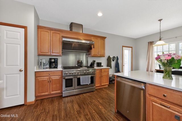 11 Quincy Lane, Queensbury, NY 12804