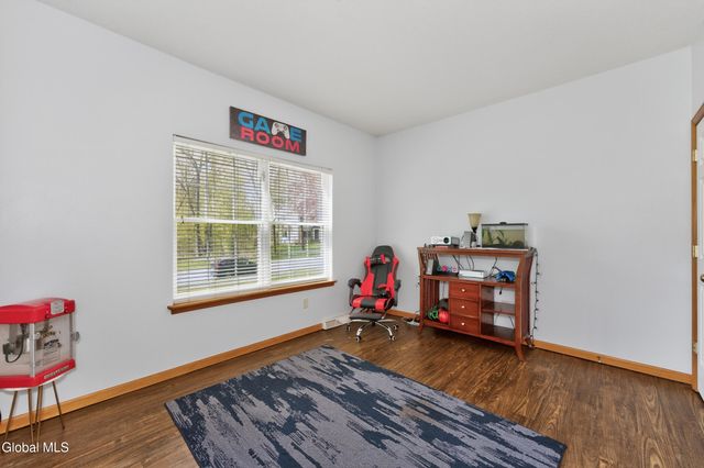 11 Quincy Lane, Queensbury, NY 12804