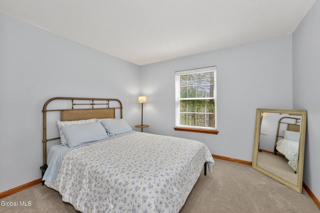 11 Quincy Lane, Queensbury, NY 12804