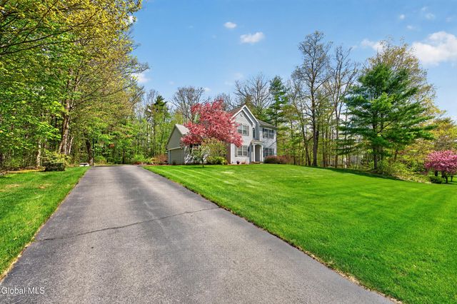 11 Quincy Lane, Queensbury, NY 12804