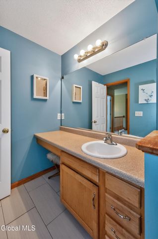 11 Quincy Lane, Queensbury, NY 12804
