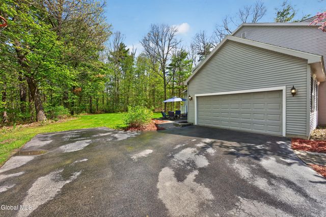 11 Quincy Lane, Queensbury, NY 12804