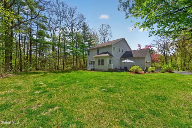 11 Quincy Lane, Queensbury, NY 12804