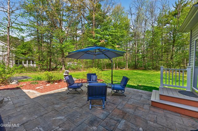 11 Quincy Lane, Queensbury, NY 12804